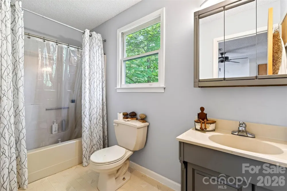 1828 McKenzie Way S Old Fort, NC 28762