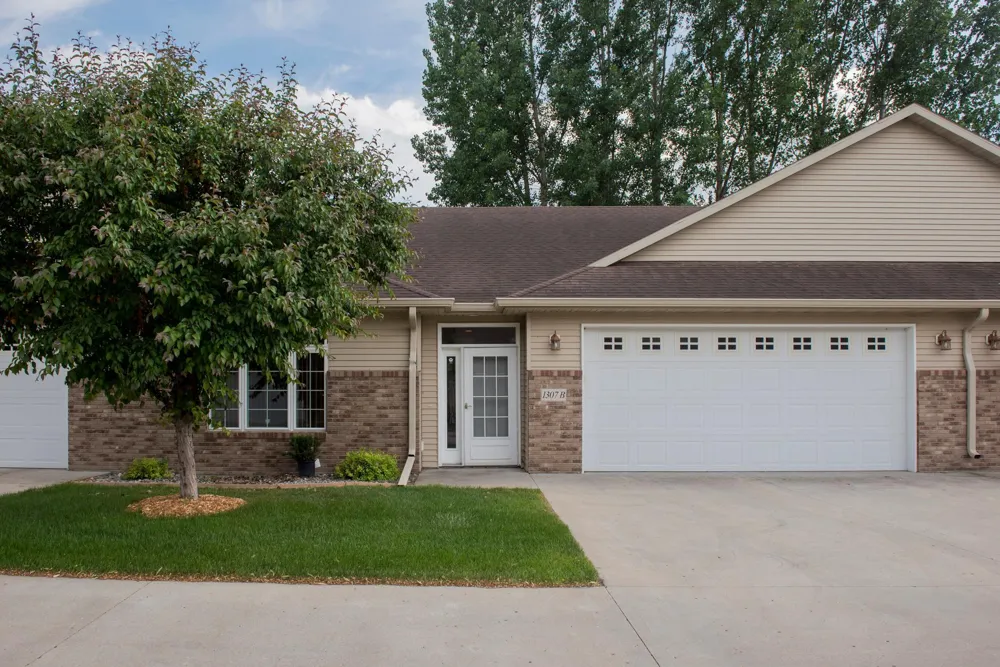 1307 2nd Street S #B Moorhead, MN 56560