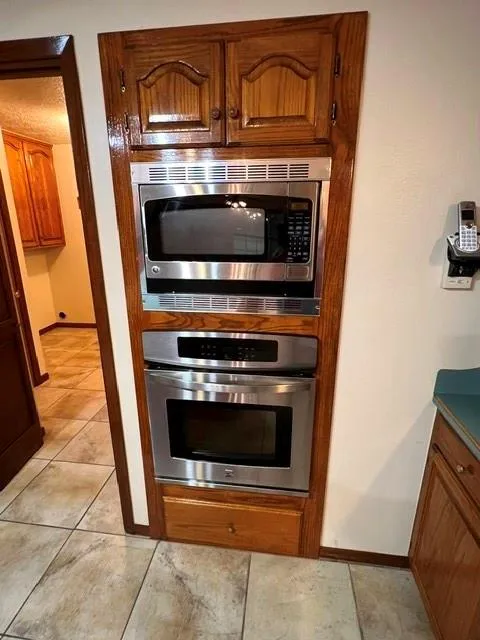 121 Water Oak Village Mills, TX 77663