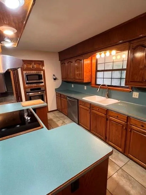 121 Water Oak Village Mills, TX 77663
