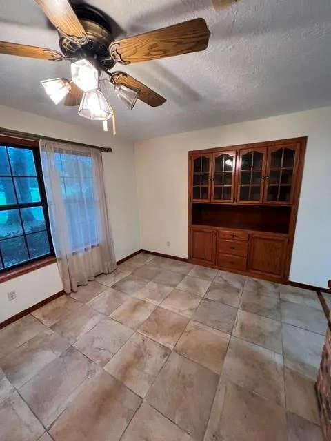 121 Water Oak Village Mills, TX 77663