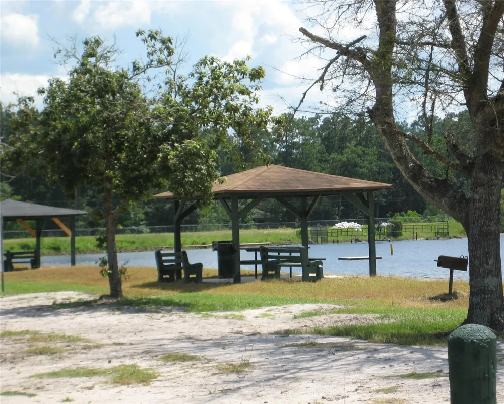 121 Water Oak Village Mills, TX 77663