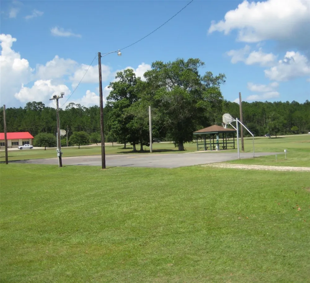 121 Water Oak Village Mills, TX 77663