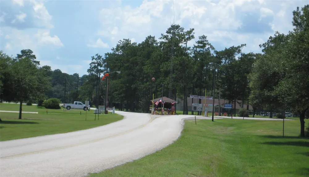 121 Water Oak Village Mills, TX 77663