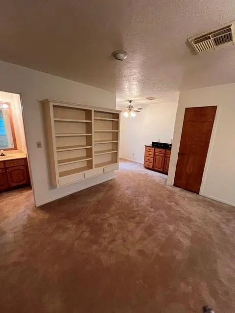 121 Water Oak Village Mills, TX 77663