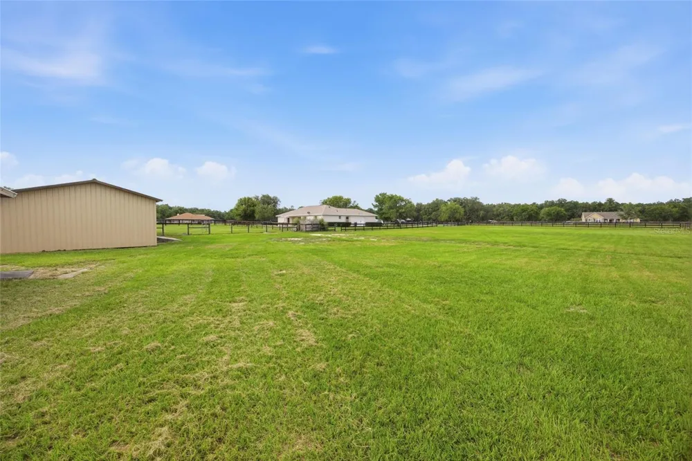 19630 SE 15TH PLACE Morriston, FL 32668