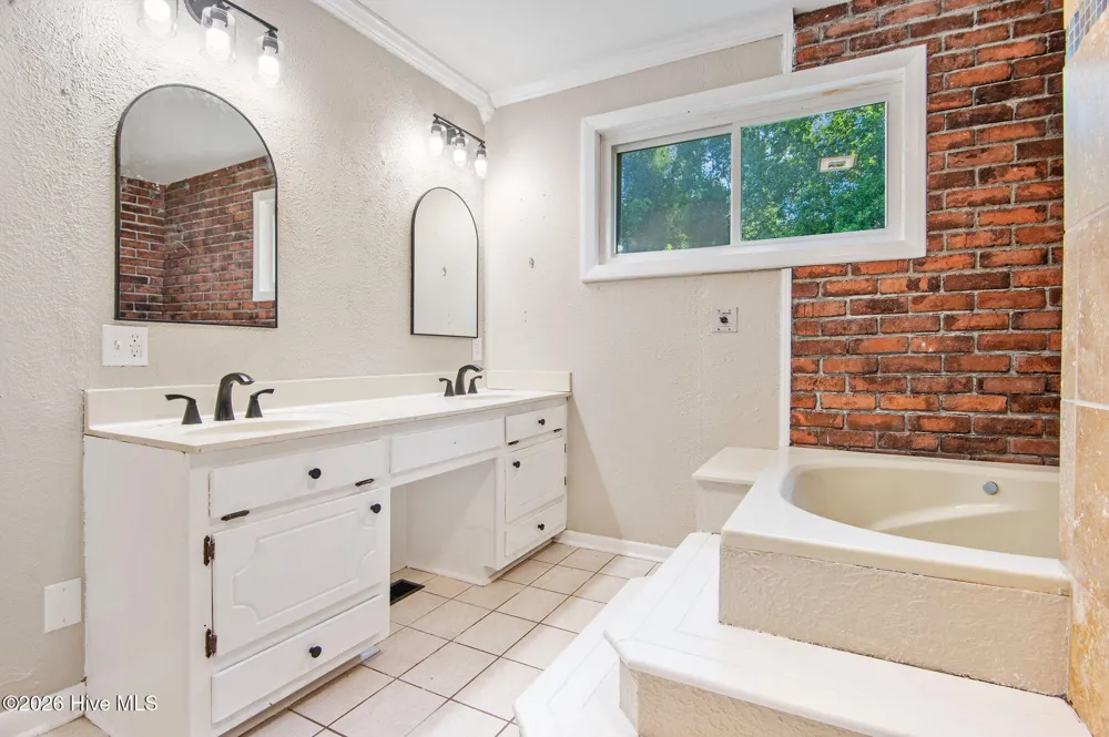 131 Bosco Court Jacksonville, NC 28540
