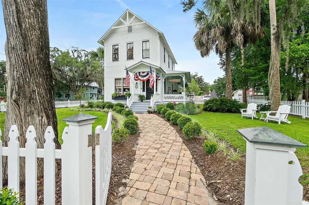 220 S 4TH STREET Palatka, FL 32177