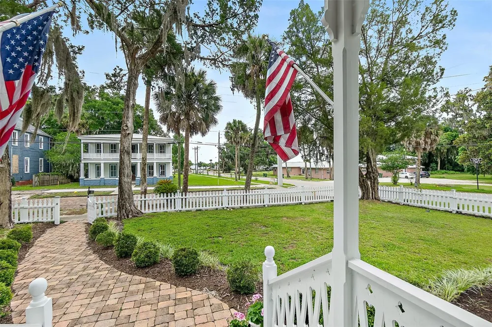 220 S 4TH STREET Palatka, FL 32177