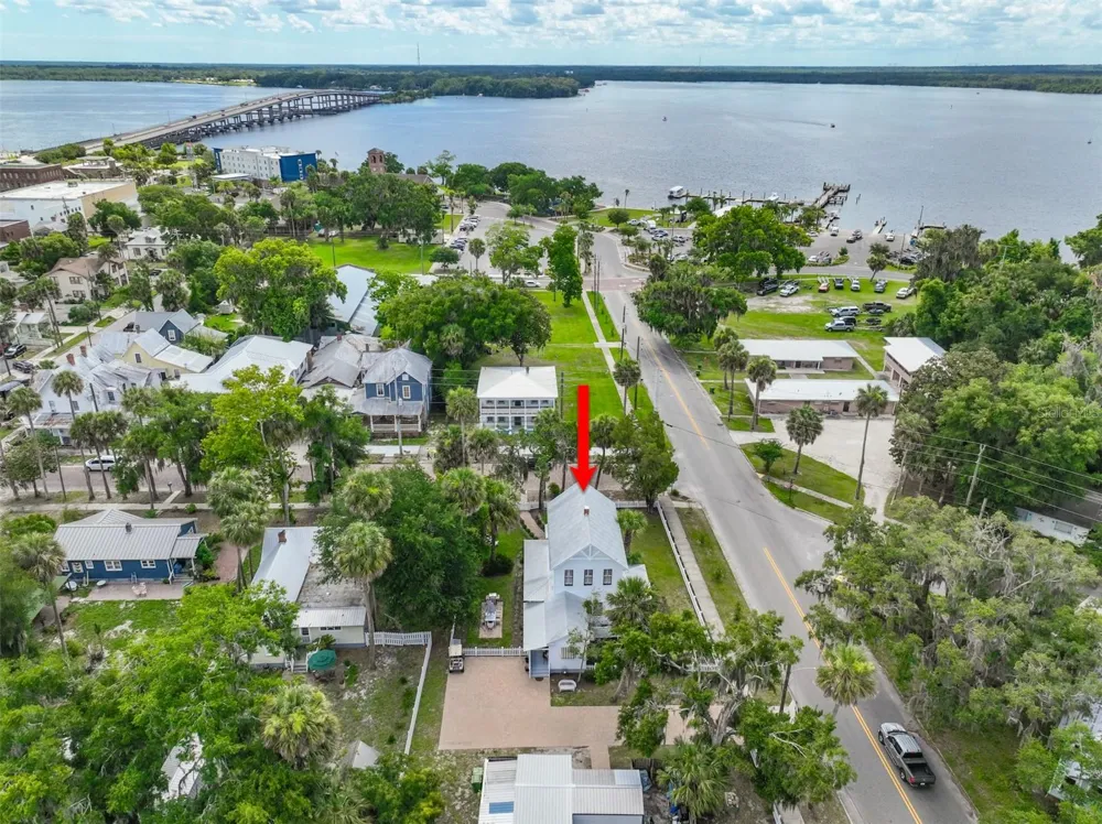 220 S 4TH STREET Palatka, FL 32177