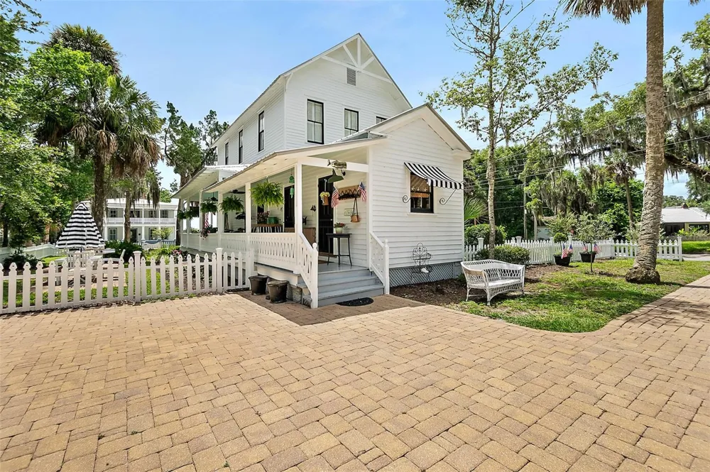 220 S 4TH STREET Palatka, FL 32177