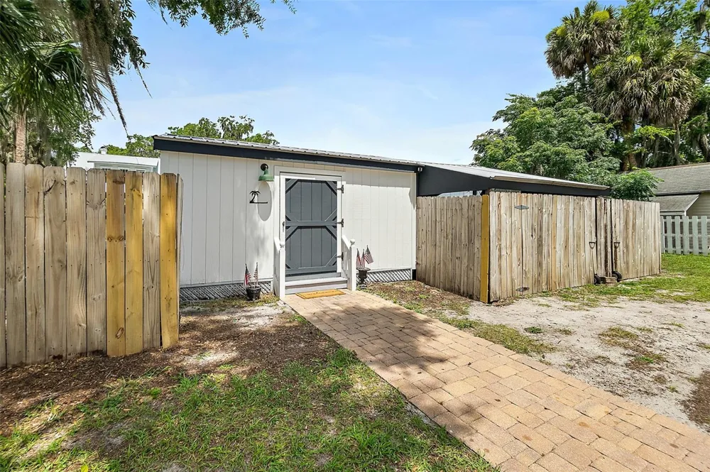 220 S 4TH STREET Palatka, FL 32177