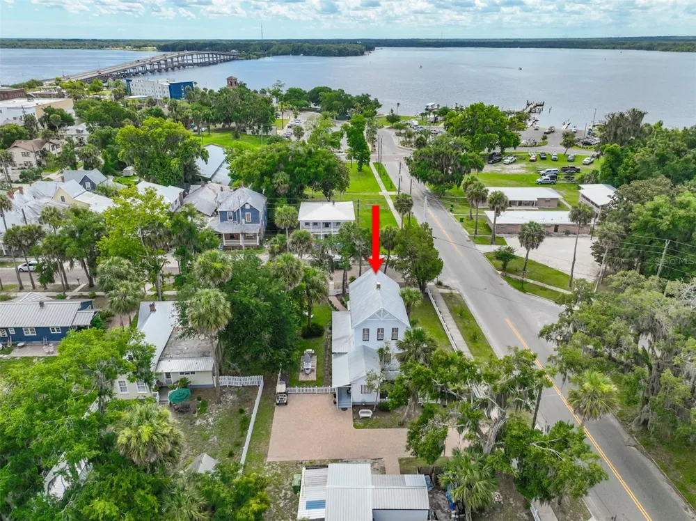 220 S 4TH STREET Palatka, FL 32177