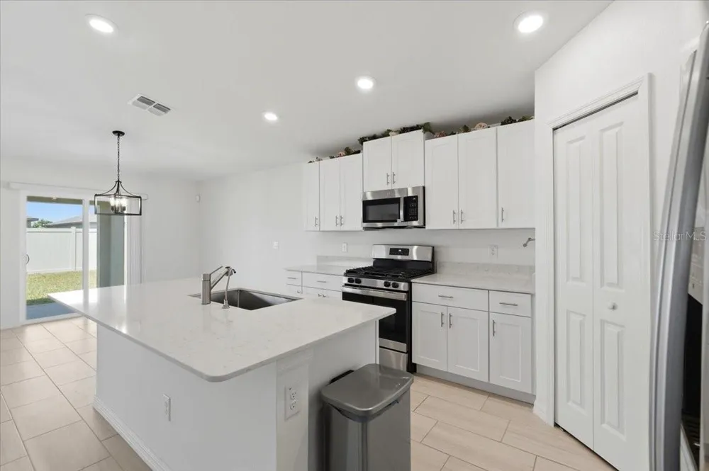35029 BRACKETT BEND Zephyrhills, FL 33541
