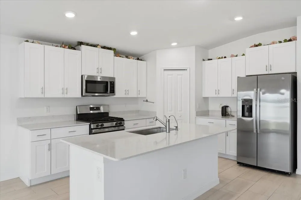 35029 BRACKETT BEND Zephyrhills, FL 33541