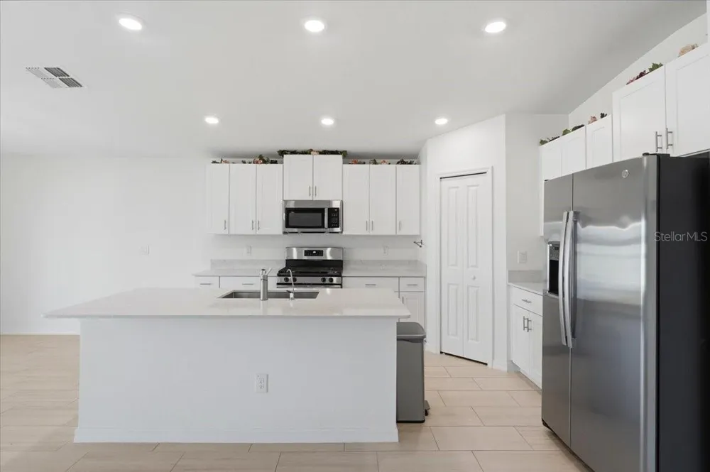35029 BRACKETT BEND Zephyrhills, FL 33541