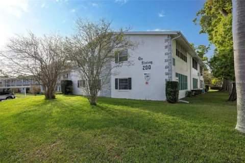 200 GLENNES LANE #114