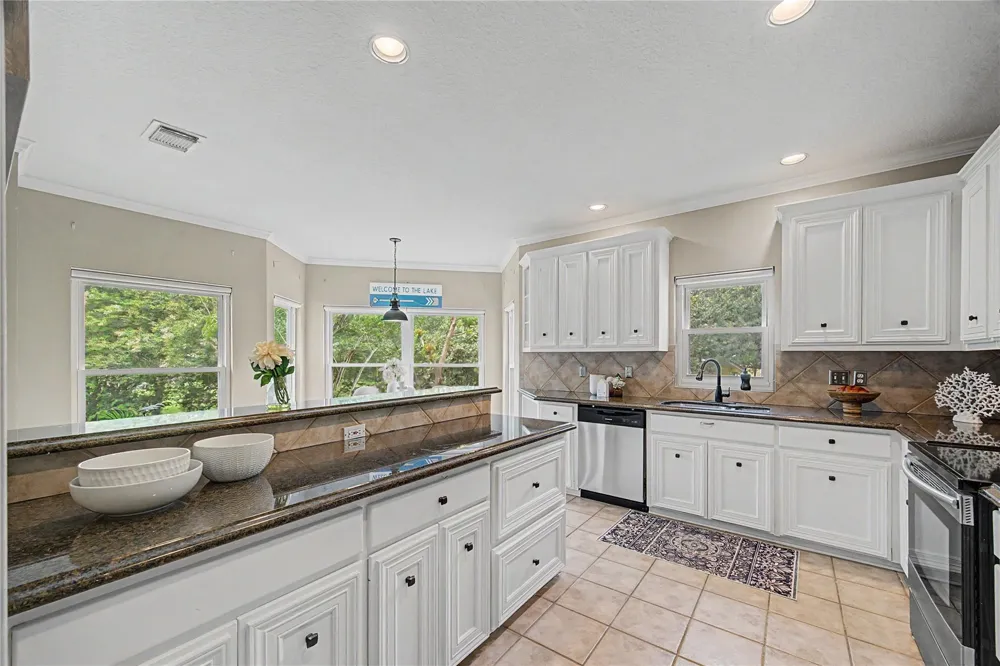 3663 Nasa Parkway #708 Seabrook, TX 77586