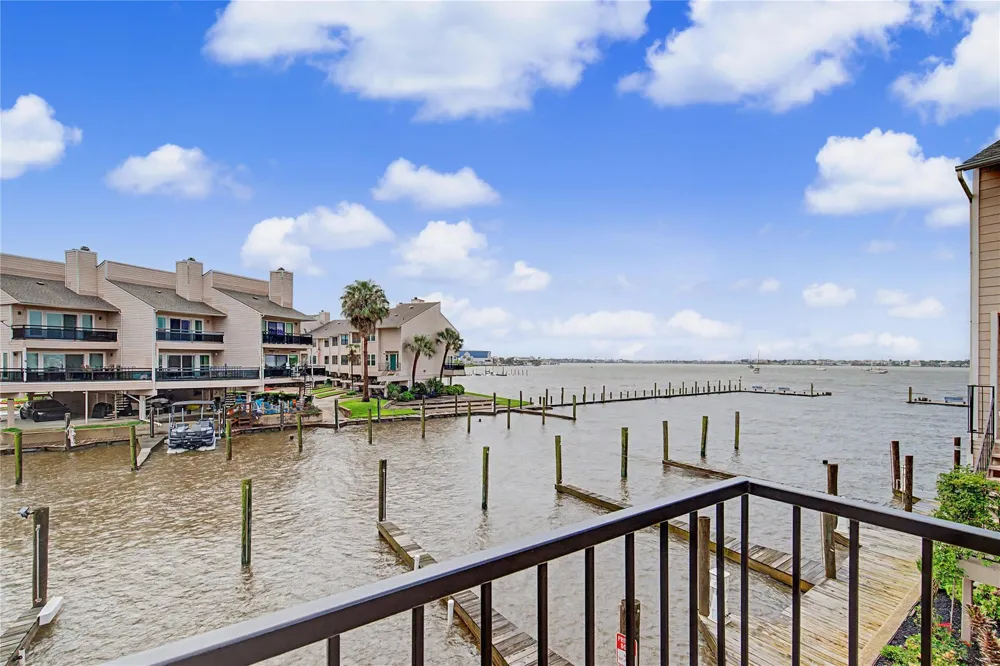3663 Nasa Parkway #708 Seabrook, TX 77586