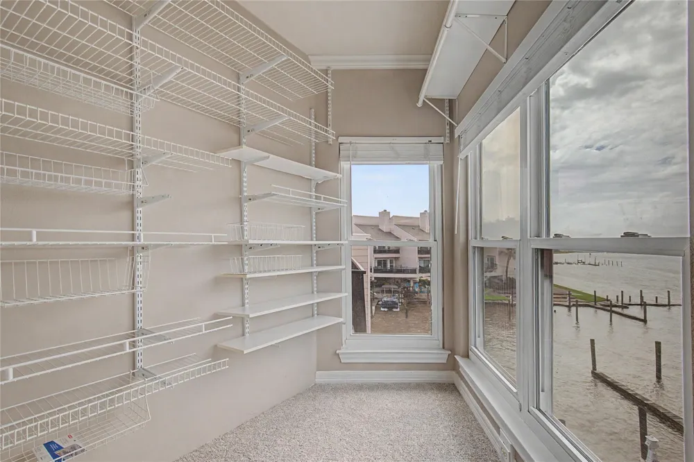3663 Nasa Parkway #708 Seabrook, TX 77586