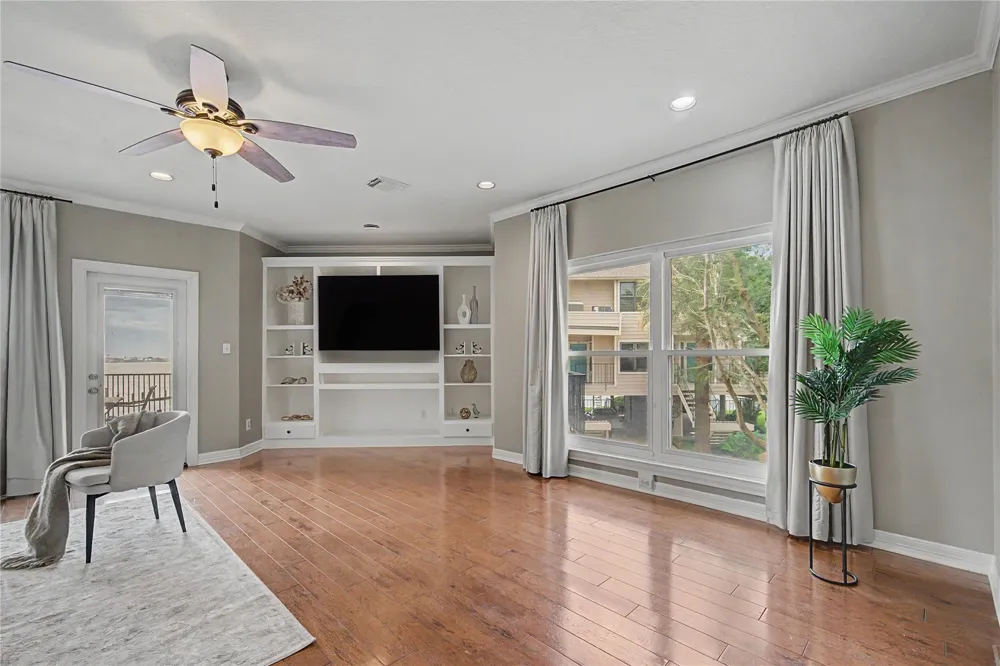 3663 Nasa Parkway #708 Seabrook, TX 77586