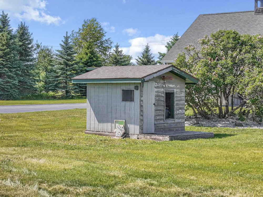 6801 Secor Road Long Lake Township, MI 49685