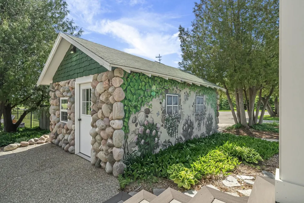6801 Secor Road Long Lake Township, MI 49685