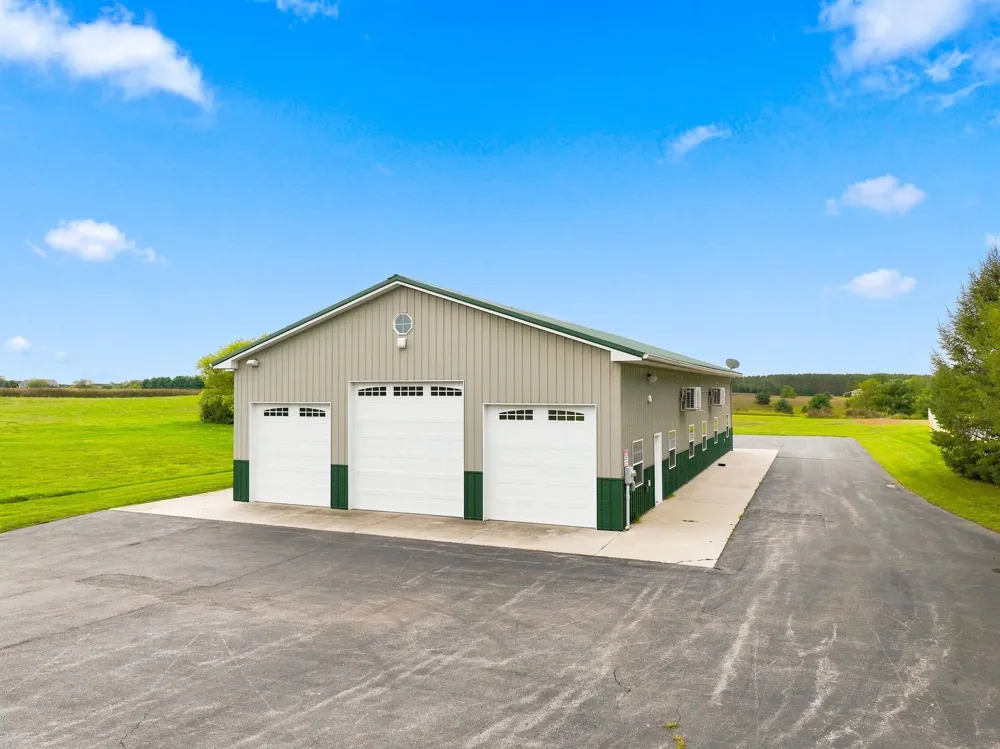 6801 Secor Road Long Lake Township, MI 49685