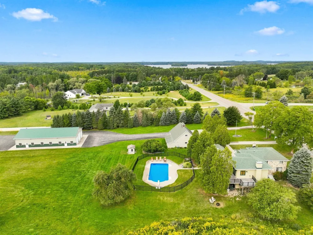 6801 Secor Road Long Lake Township, MI 49685