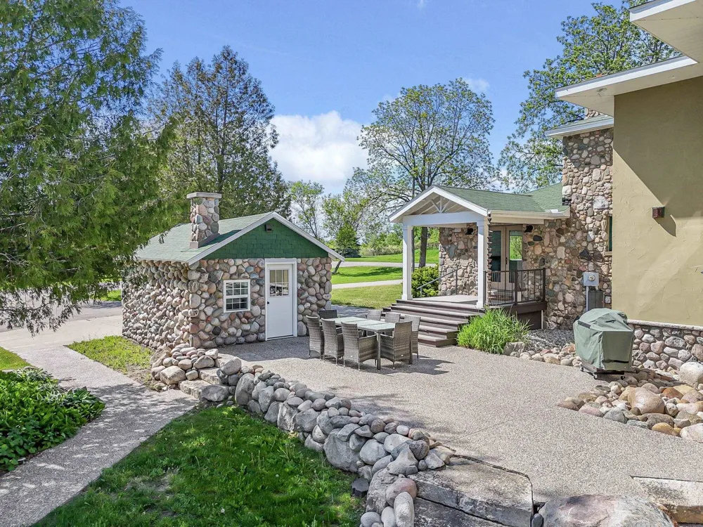 6801 Secor Road Long Lake Township, MI 49685