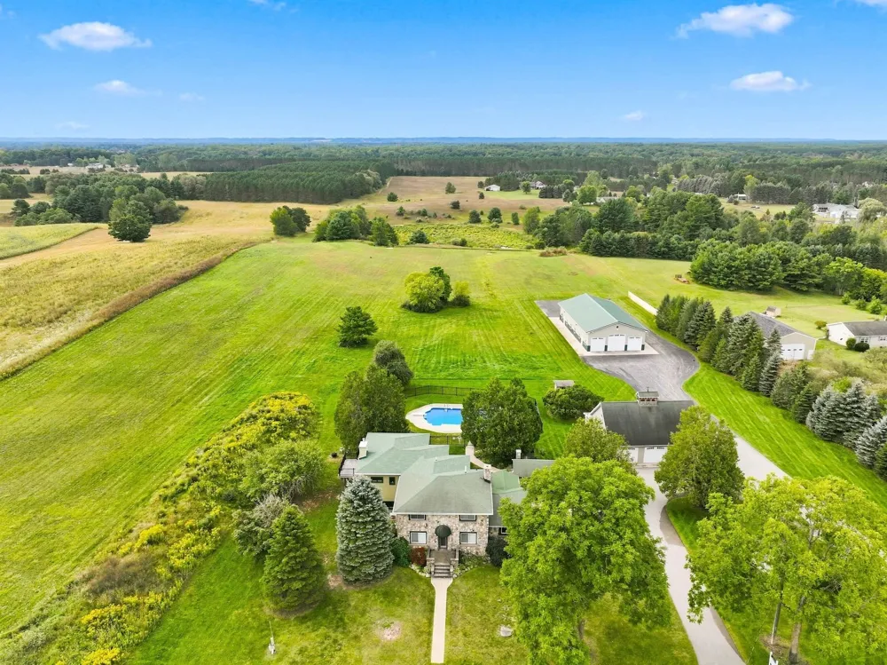 6801 Secor Road Long Lake Township, MI 49685