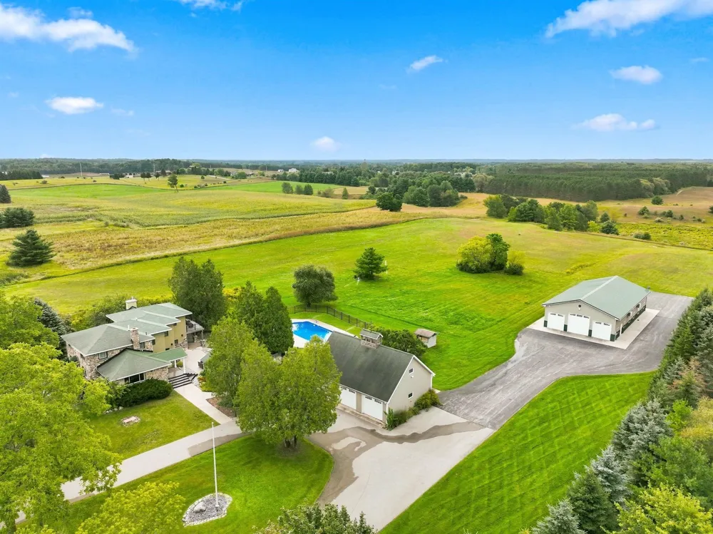 6801 Secor Road Long Lake Township, MI 49685
