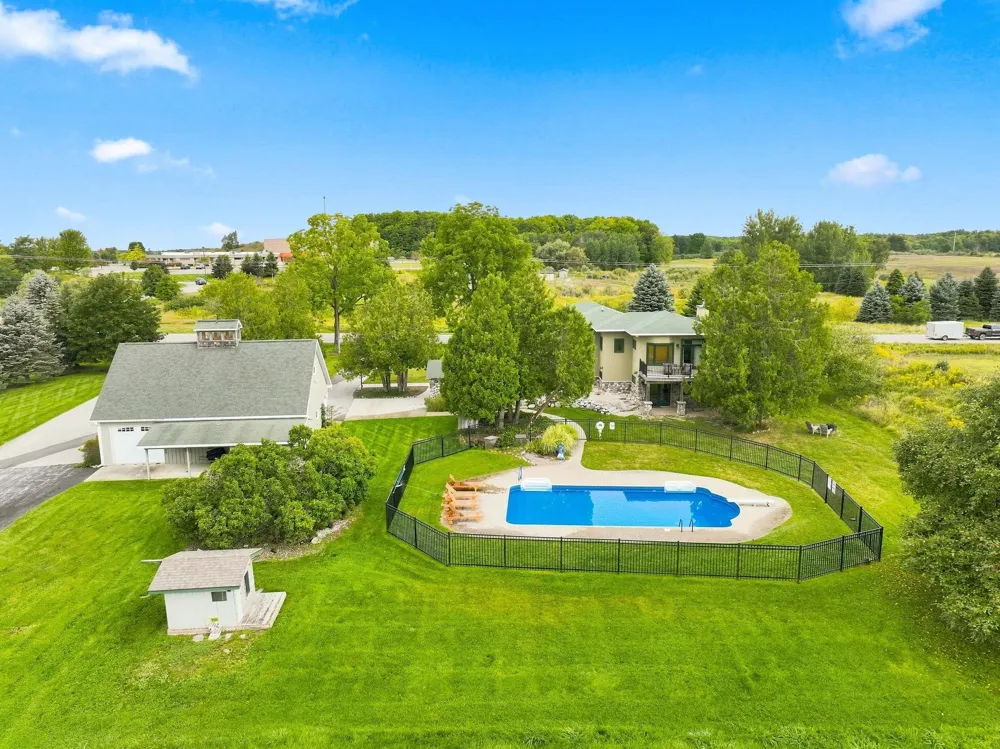 6801 Secor Road Long Lake Township, MI 49685