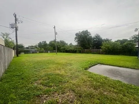 215 Fresa Road Pasadena, TX 77502