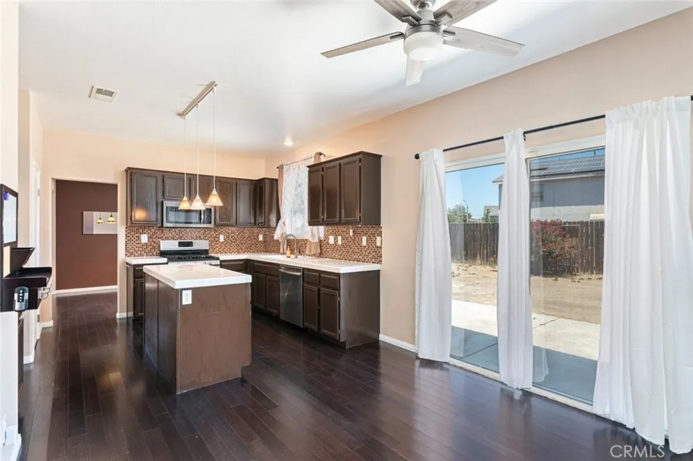 24861 Loire Court Hemet, CA 92544