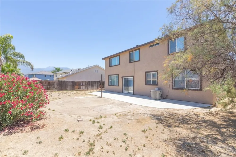 24861 Loire Court Hemet, CA 92544