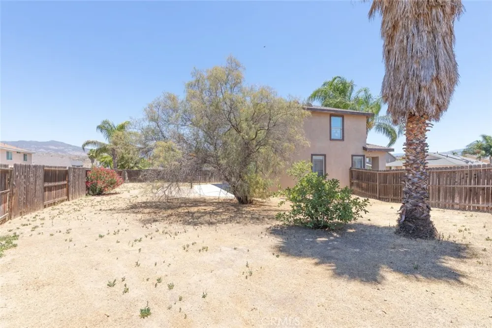 24861 Loire Court Hemet, CA 92544