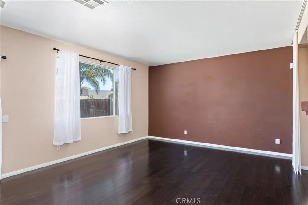 24861 Loire Court Hemet, CA 92544