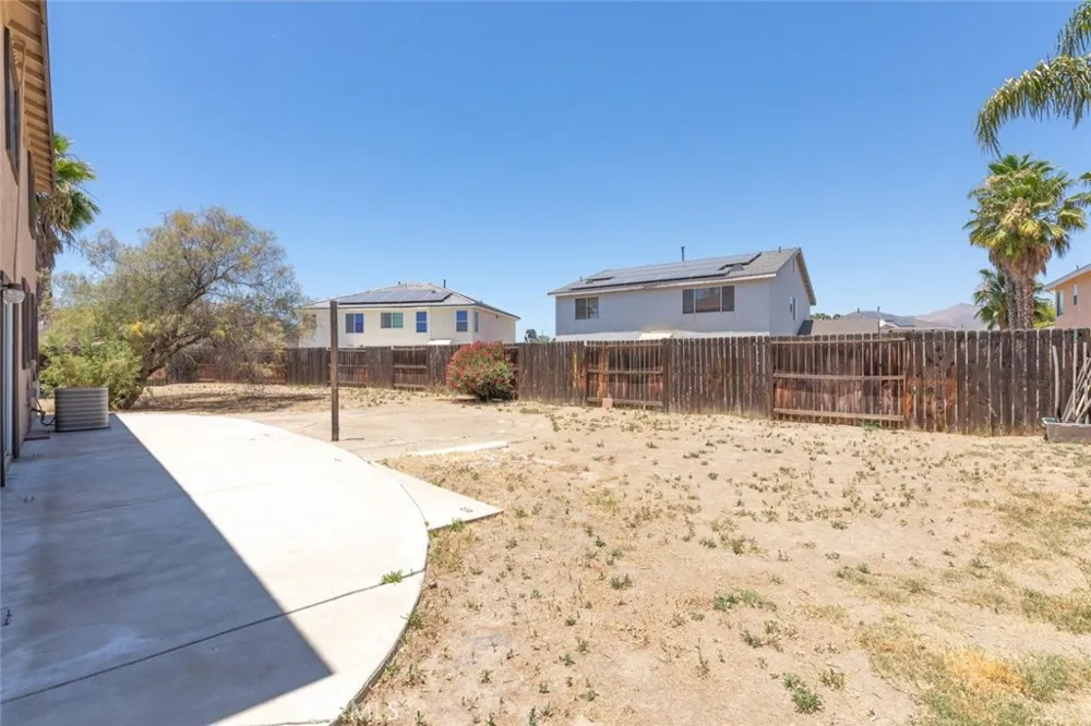 24861 Loire Court Hemet, CA 92544