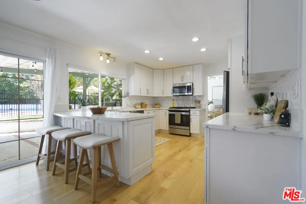 7618 Maynard Avenue West Hills, CA 91304
