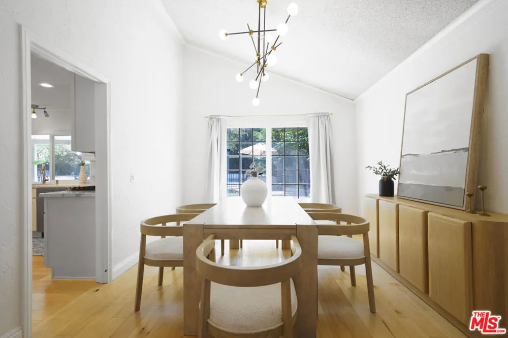7618 Maynard Avenue West Hills, CA 91304