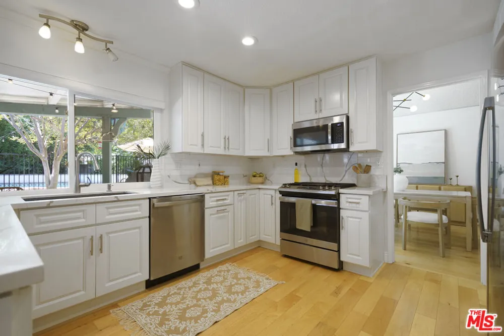7618 Maynard Avenue West Hills, CA 91304