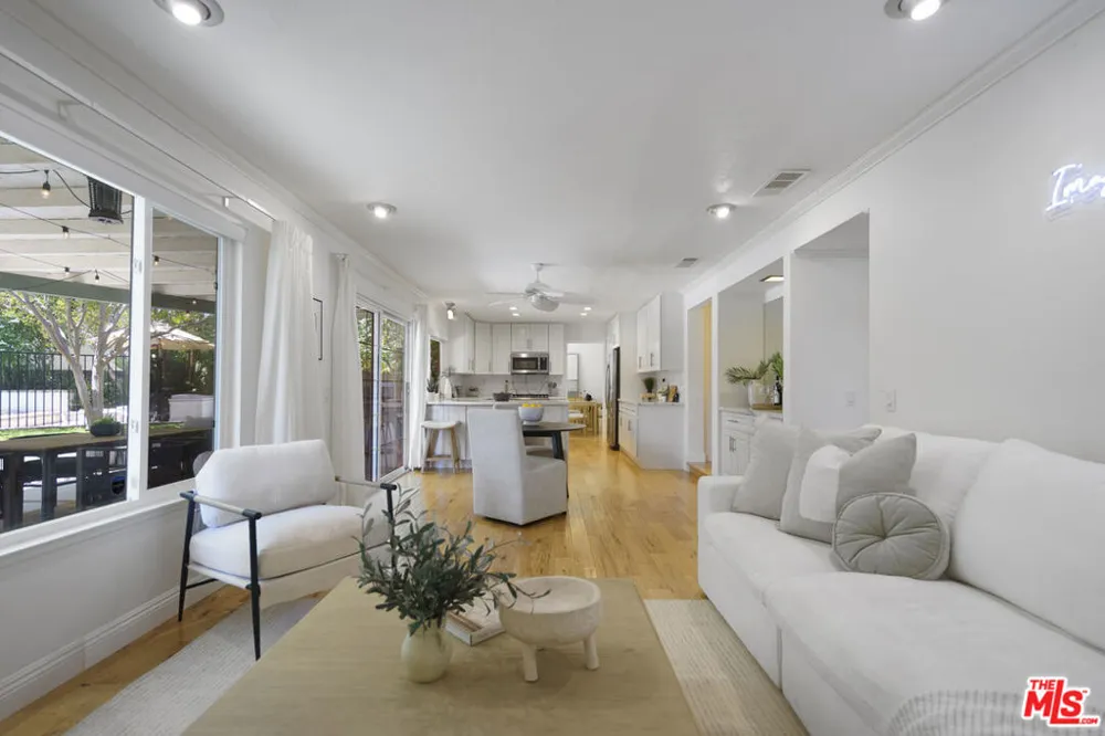 7618 Maynard Avenue West Hills, CA 91304