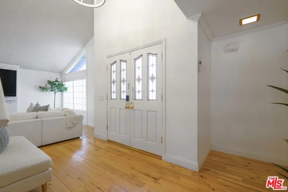 7618 Maynard Avenue West Hills, CA 91304