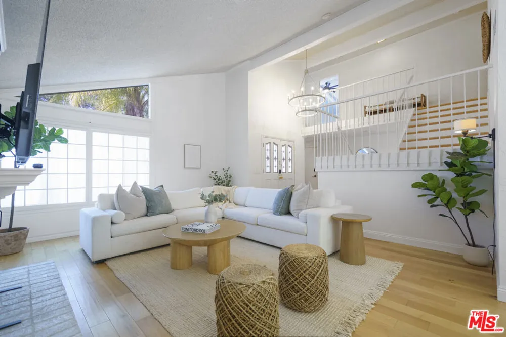 7618 Maynard Avenue West Hills, CA 91304