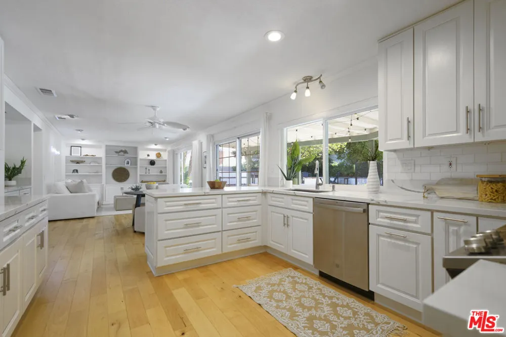 7618 Maynard Avenue West Hills, CA 91304