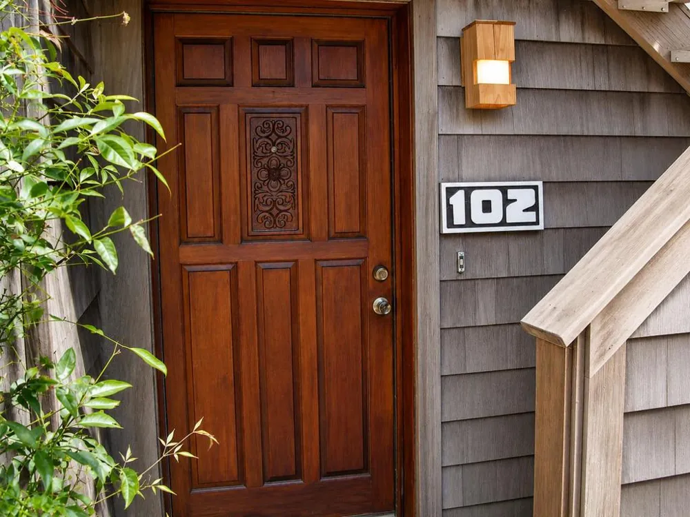 461 Dela Vina Avenue #102 Monterey, CA 93940