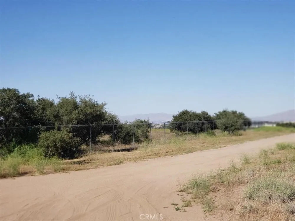 9922 Emerson Road Oak Hills, CA 92344
