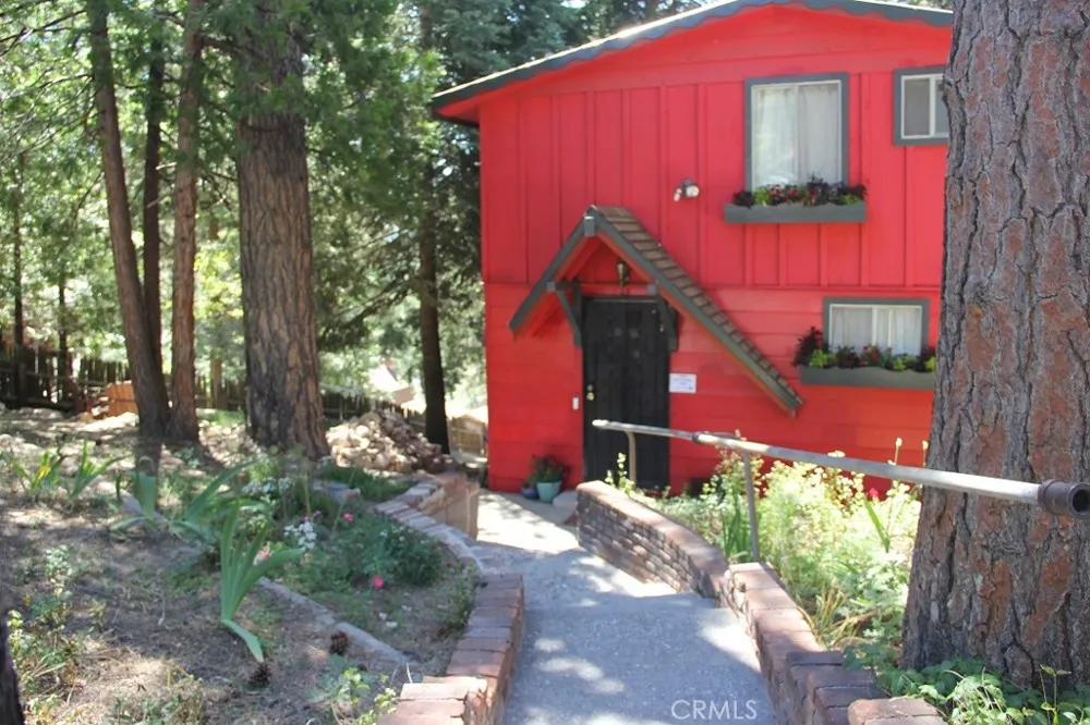 31705 Silver Spruce Drive Running Springs, CA 92382