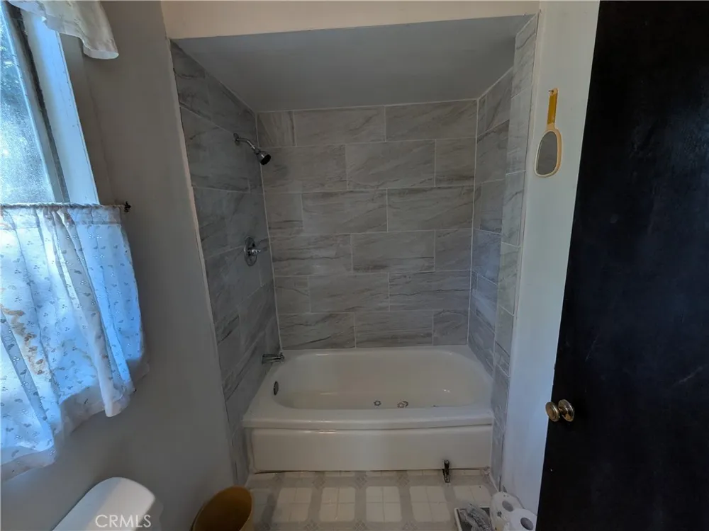 6304 6th Lucerne, CA 95458